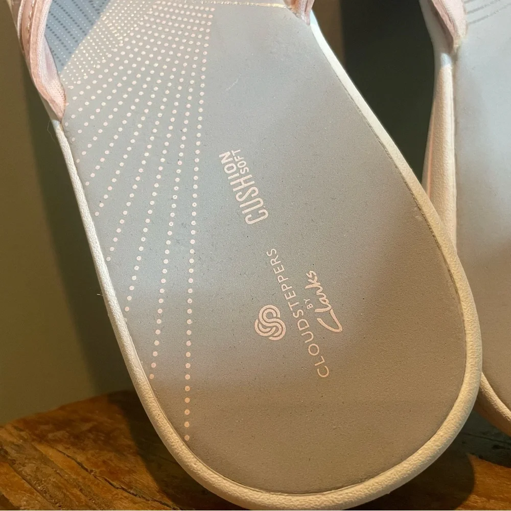 Cloudsteppers by Clarks Cushion Soft LIGHT PINK Flip Flop Size 11 M - Picture 9 of 14